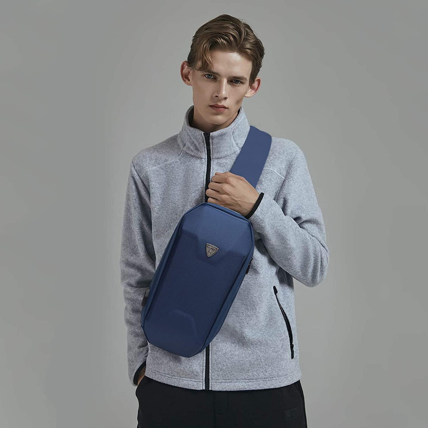 Outdoor Sling Chest Bag Anti-Theft Shoulder Crossbody Backpack Men Teens Casual Daypacks with USB Charging Port for Travel Work Hiking Running Indoor Activities Waterproof Polyester Dark Blue